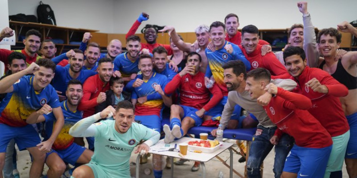 Els jugadors de l’FC Andorra celebren la victòria aconseguida a casa davant el Llevant, a la lliga.