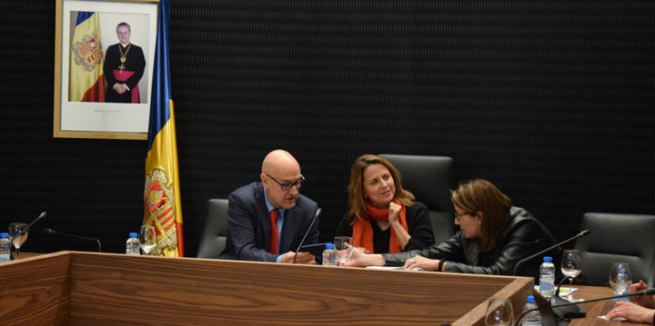 Els cònsols escaldencs, Joaquim Dolsa i Rosa Gili, i la secretària, Sandra Tudó, ahir.
