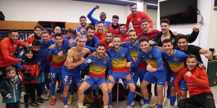 L'equip celebra la victòria contra el Lugo a l'Estadi Nacional.