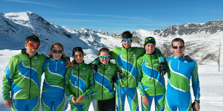 Els esquiadors de l’Esquí Club La Rabassa-Naturlandia, a Pas del Stelvio, Itàlia.