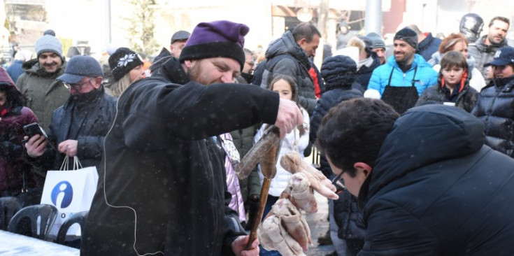 La preparació de l’escudella de Sant Antoni d’Encmap.