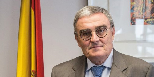 Àngel Ros a l’ambaixada espanyola durant el seu nombrament el 2018.