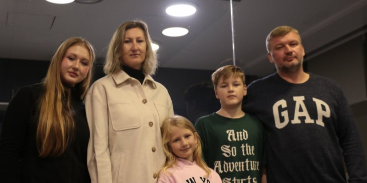 La família Lukianenko ahir a la redacció d'el Periòdic.
