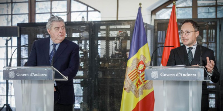 Espot i Dartout, durant la roda de premsa d’ahir a Ràdio Andorra
