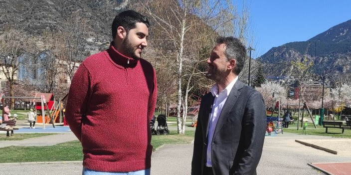 Pere Baró i el cap de llista del PS SDP+, Pere López, al Parc Central.