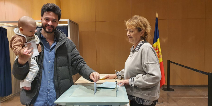Cerni Escalé votant, diumenge passat.