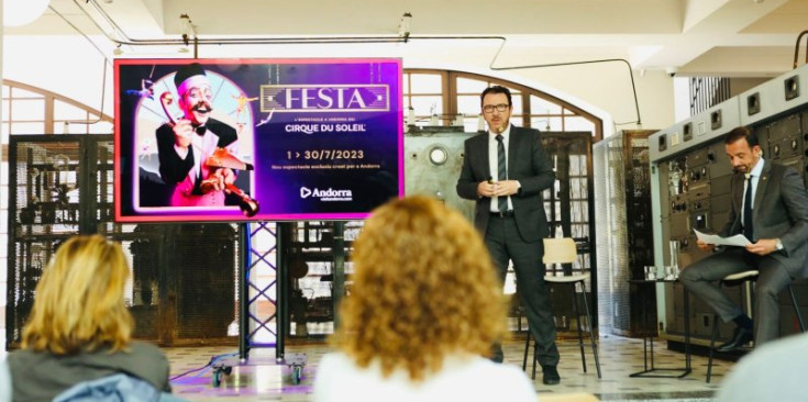 El director general d’Andorra Turisme, Betim Budzaku i el ministre de Turisme i Telecomunicacions, Jordi Torres en la presentació de l’espectacle ‘FESTA’ del Cirque du Soleil.