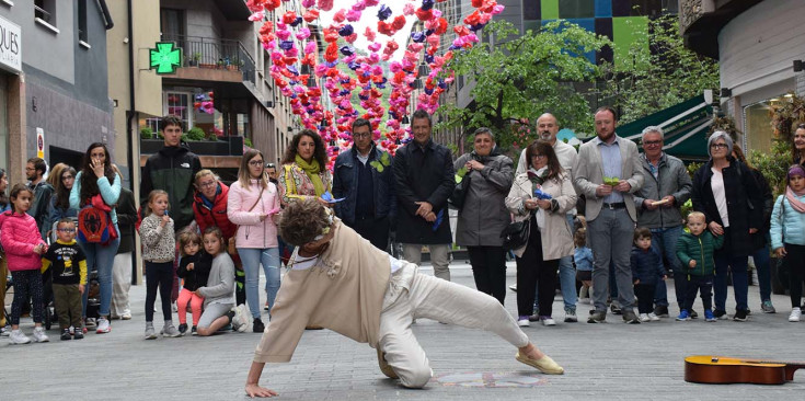 Un dels espectacles d’ahir a la inauguració de la Festa de la primavera.