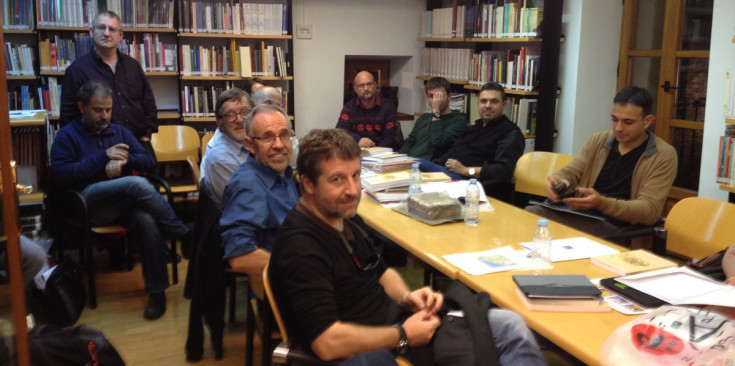 El Grup d’Estudis Etnopoètics, reunit ahir a la Biblioteca Nacional d’Andorra.