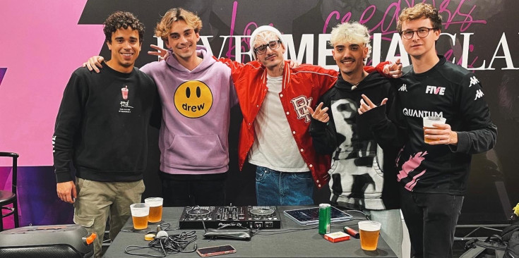 FIVE Media Clan al festival Gamergy a Madrid (d’esquerra a dreta: Sergi Martí, Roger Espuga, RickyEdit, Agustín51 i Dani Lorenzo).