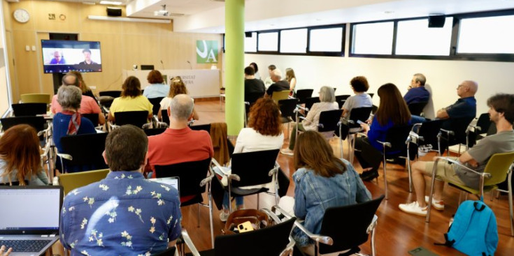 Els participants al seminiari de recerca de l’UdA.