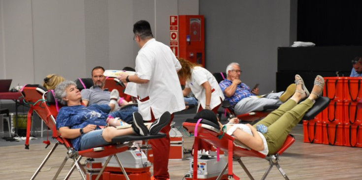 La campanya de donació de sang que s’ha iniciat aquest dilluns a la sala Prat del Roure d’Escaldes-Engordany.