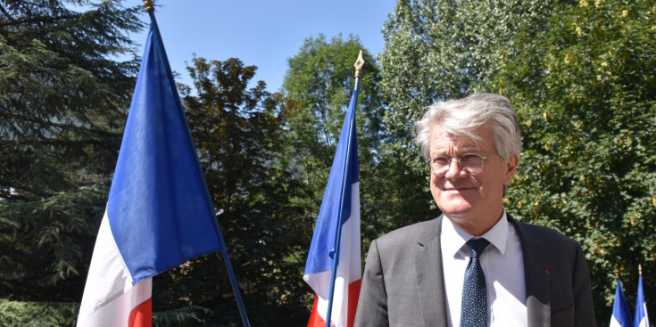 L’ambaixador de França a Andorra, Jean-Claude Tribolet, a l’ambaixada francesa.