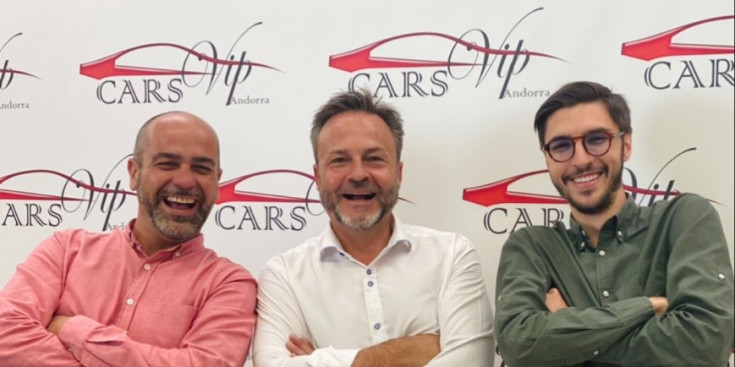 D’esquerra a dreta, Ismael, Manel i Alex, CEO i comercials de Cars Vip.