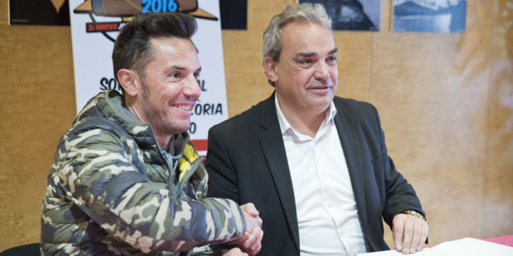 Rodríguez i Torrentallé signen l’acord per a la sortida de ‘La Purito’.