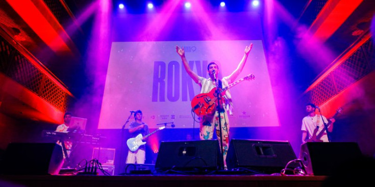‘Rokyo’ acompanyat de la seva banda al concert del Sona9 a l’Auditori Nacional d’Andorra, a Ordino.