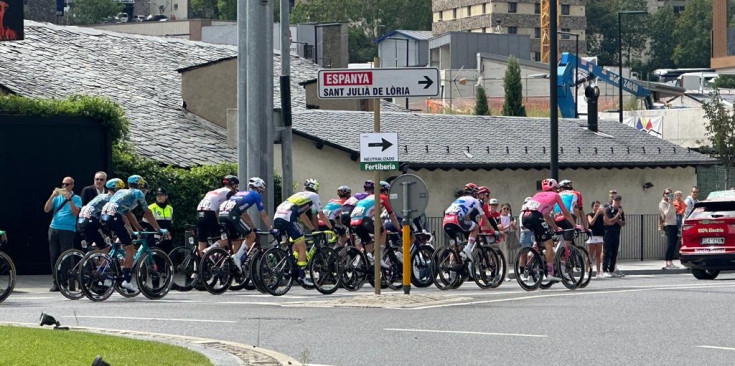 Imatge de la sortida de la Vuelta a l’avinguda Tarragona.