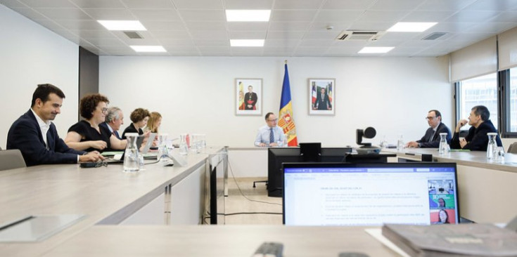 Imatge de la reunió del pacte d’Estat sobre l’acord d’associació de la UE, ahir.