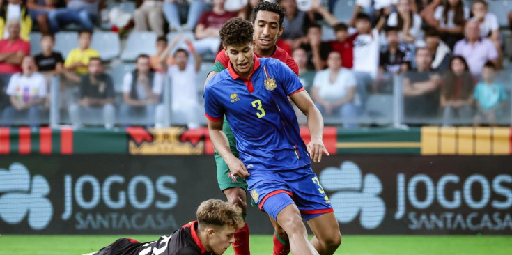 Un instant de l’anterior partit de la selecció andorrana sub21 a Portugal.