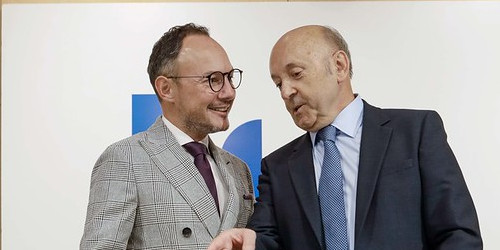 Xavier Espot i Josep Maria Mas, ahir durant la presentació al Centre de Congressos d’Andorra la Vella.