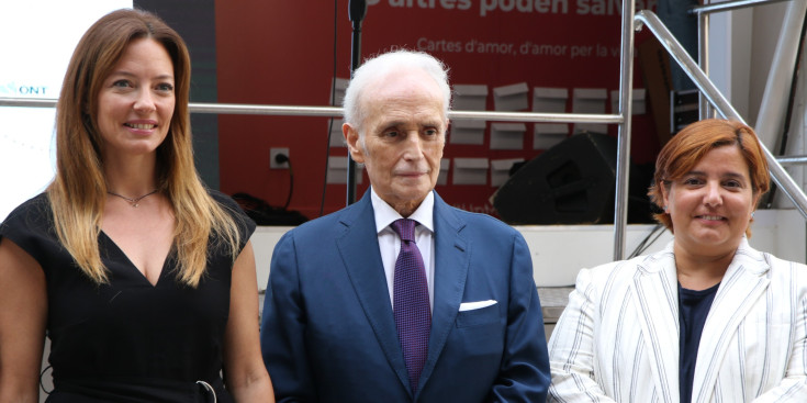 La ministra de Salut, Helena Mas, amb el president de la fundació que porta el seu nom, Josep Carreras.