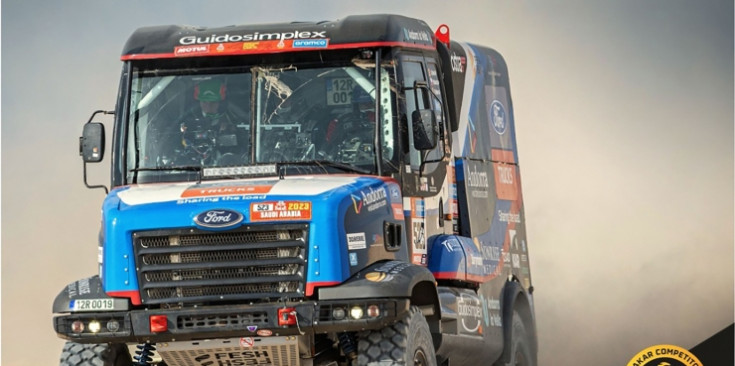 El cartell de la presentació del camió d'Albert Llovera pel Dakar.