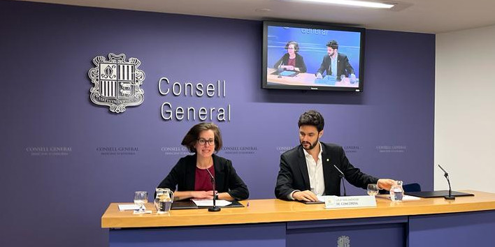 El president del grup parlamentari de Concòrdia, Cerni Escalé, i la vicepresidenta, Núria Segués.