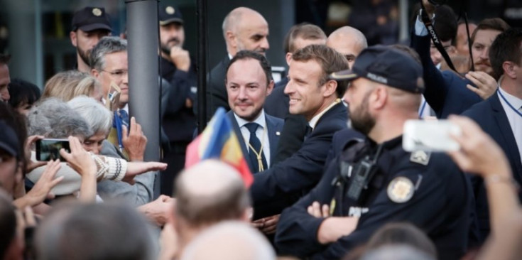 Imatge d'arxiu de Xavier Espot i Emmanuel Macron.