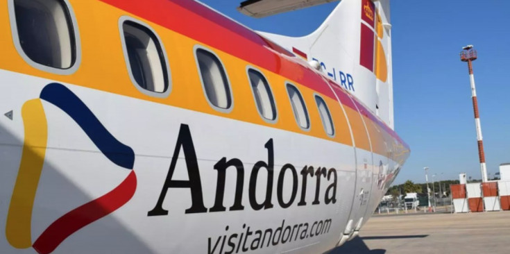 L’avió que enllaça l’aeroport d’Andorra-la Seu i Madrid.