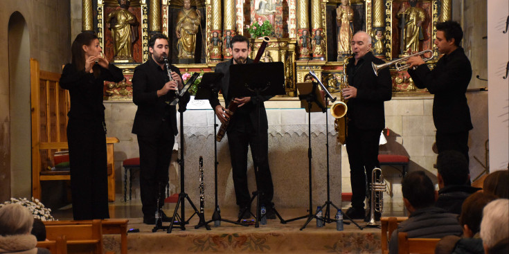 El quintet de vent durant el concert 'L'ONCA també bufa' a Ordino.