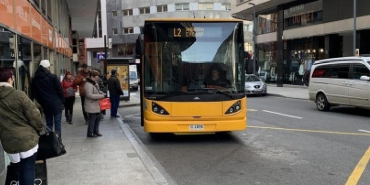 Un autobús de la línia L2.
