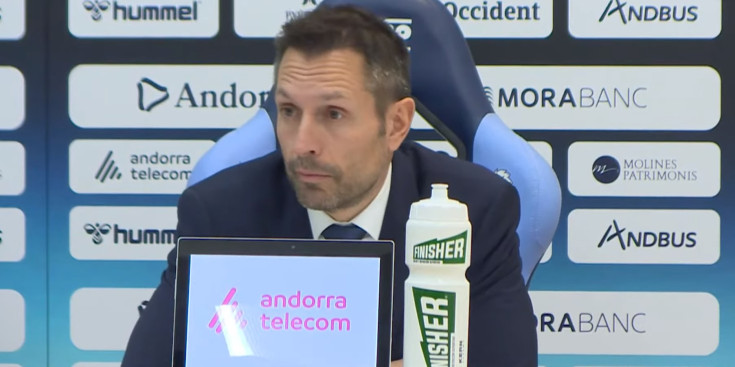 L’entrenador del MoraBanc Andorra, Natxo Lezkano, en roda de premsa.
