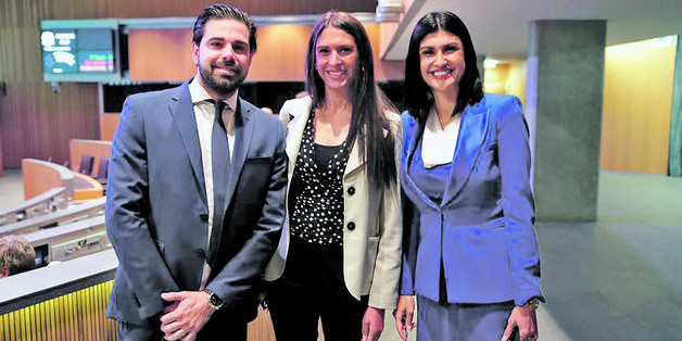 El grup parlamentari d’Andorra Endavant, conformat per Carine Montaner, Noemí Amador i Marcos Monteagudo.