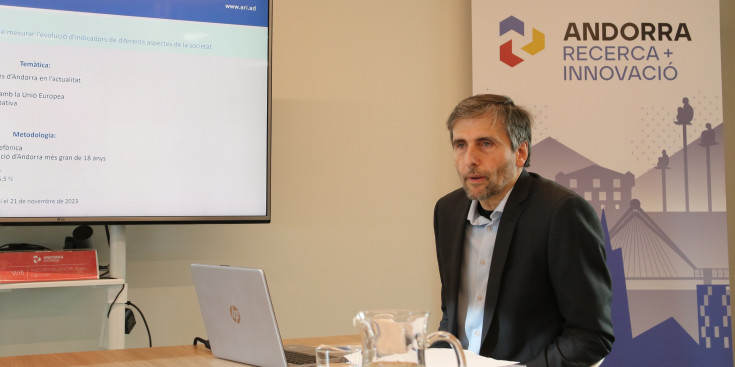 El coordinador de l’àrea de Sociologia de l’AR+I, Joan Micó, en la presentació del segon Observatori del 2023.