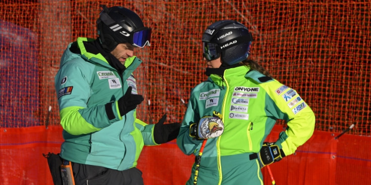 Cande Moreno amb l'entrenador Simon Bastelica, a Cortina.
