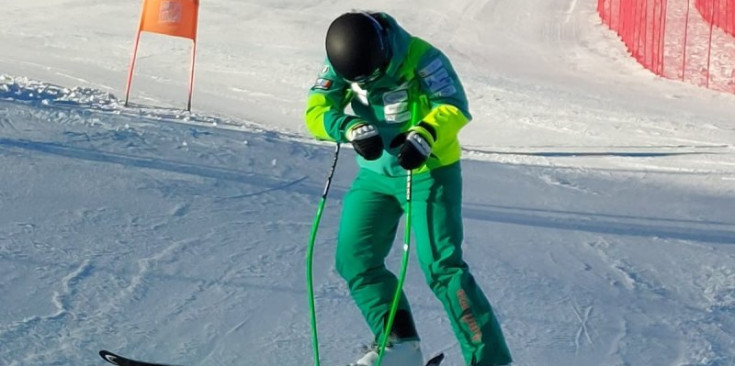 Imatge de la Nit de l’Esquí (esquerra) i Jordina Caminal durant l’entrenament (dreta).