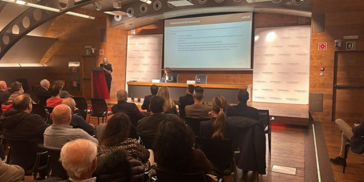 Una imatge de la conferència ‘Espanyols residents a Andorra. Prevencions i riscos fiscals al 2024’.