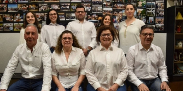 Els membres de la nova junta del Grup de Folklore Casa de Portugal