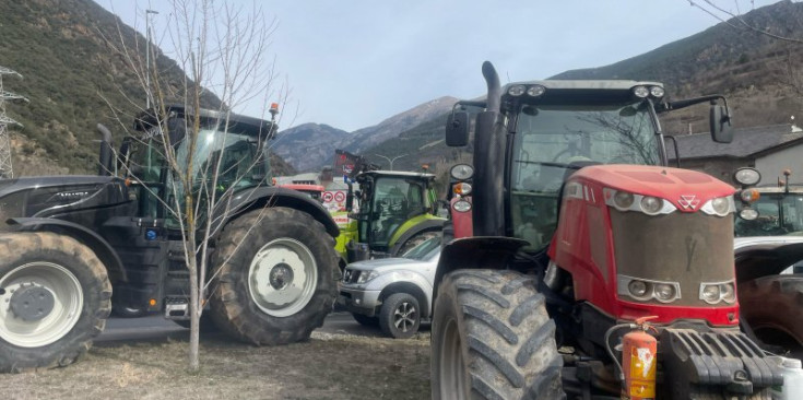 Tractors durant el tall a la frontera d’Andorra que va tenir lloc el darrer febrer.