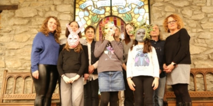 Les persones guanyadores del concurs de creació de màscares de Sant Julià de Lòria.