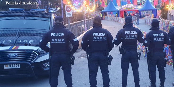 Agents de la Policia durant el festival Snowrow.