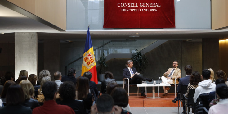 La conferència ‘No hi ha salut, sense salut mental’, ahir al Consell General amb Carlos Mur i Albert Dorca.