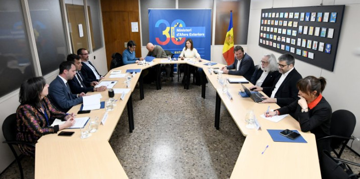 Un moment de la trobada entre representants del Govern i la Generalitat de Catalunya.
