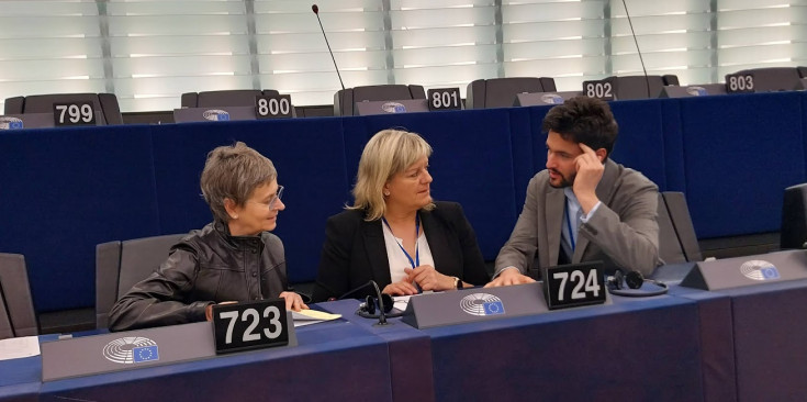 Susanna Vela, Berna Coma i Cerni Escalé, en un instant de l'Assamblea Parlamentària del Consell d’Europa.