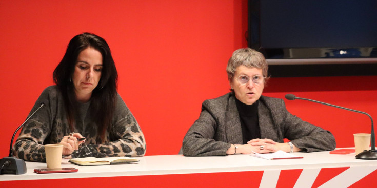 La consellera general i presidenta suplent del grup parlamentari socialdemòcrata, Susanna Vela, i la coordinadora del Comitè local d’Andorra la Vella, Carla Guinot.