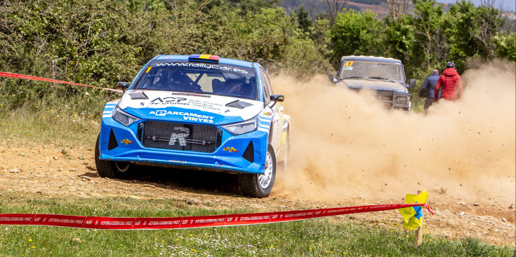 Vinyes amb el Hyundai i20 Rally2 al Rally de tierra Reino de León.