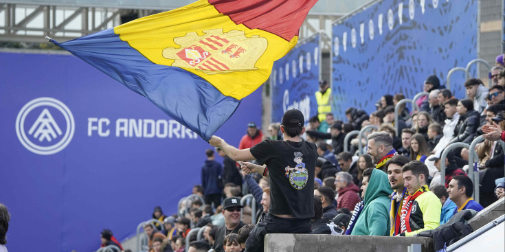 Imatge de l'afició de l'FC Andorra a l'Estadi Nacional.
