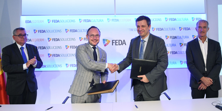 Signatura de col·laboració entre FEDA i Électricité de France (EDF).