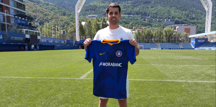 Alberto Solís amb la samarreta de l'FC Andorra.