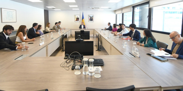 La trobada entre membres del Govern i els representants dels comuns pels estudis de càrrega.